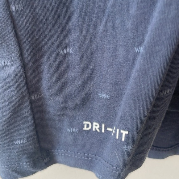 Nike Dri-Fit Size Medium Navy Blue T-Shirt - Picture 4 of 7
